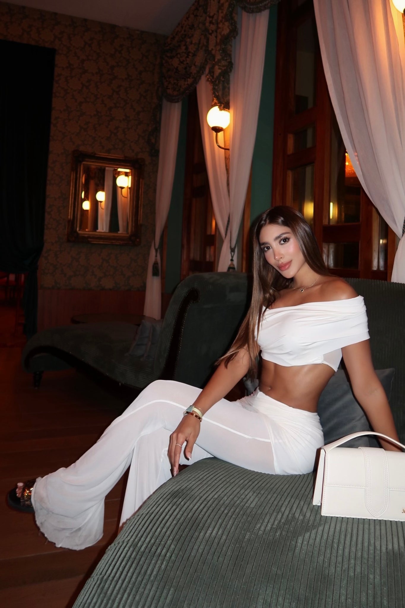 Theodora Set